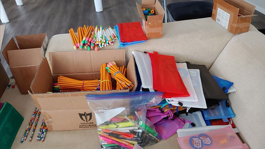 women pencil packing packing job